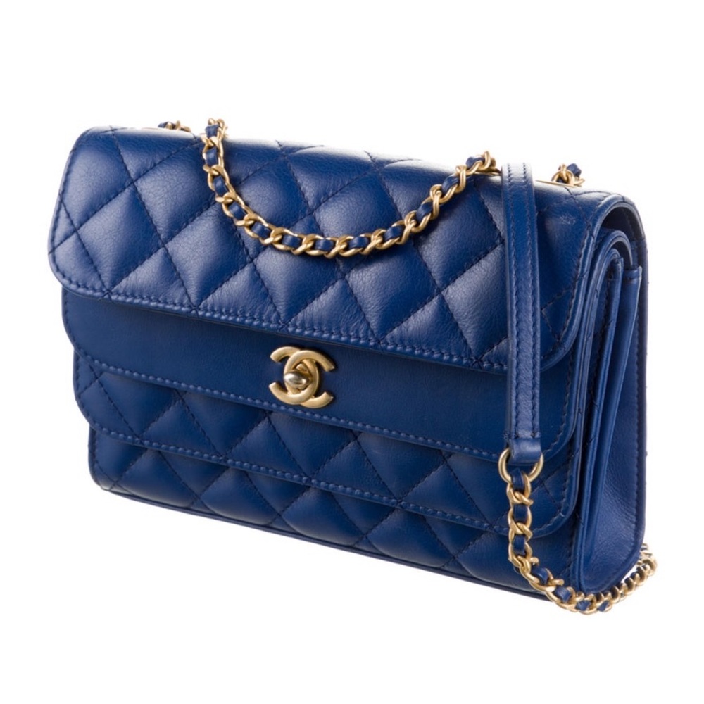 CHANEL Blue Quilted Shoulder Bag with Gold Chain 💯 authentic